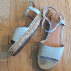 💚Urban Outfitter- Suede Wedge Shoes💚